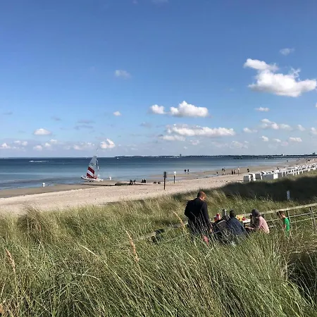 H3-61-hanseat-seeblick-und-aussenschwimmbad * شاربوتس